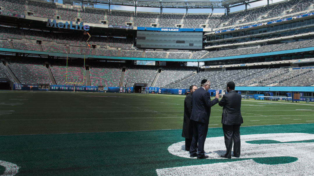 For Giants-Jets Game, MetLife Stadium Preparations Differ - The