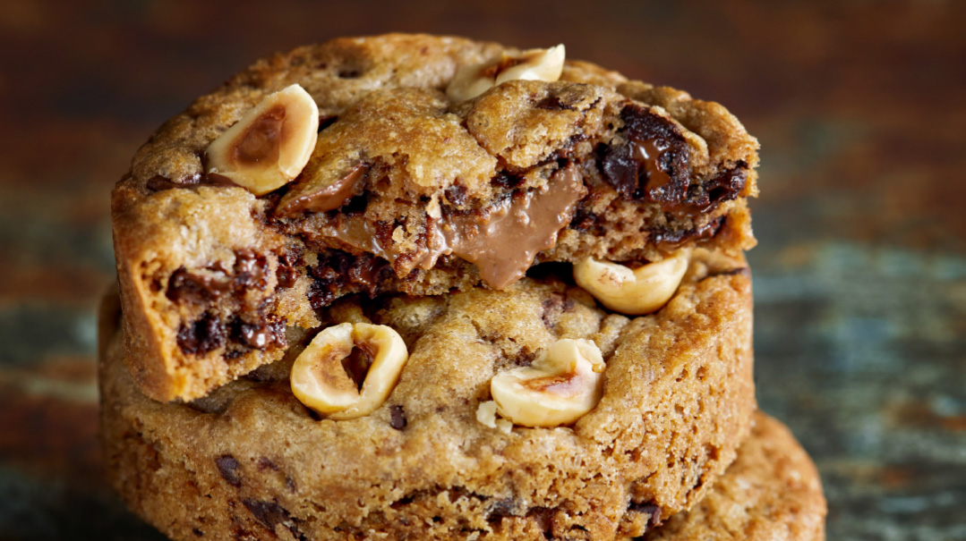 https://mishpacha.com/wp-content/uploads/2024/02/Chocolate-Chunk-Hazelnut-Butter-Cookies-R.jpg